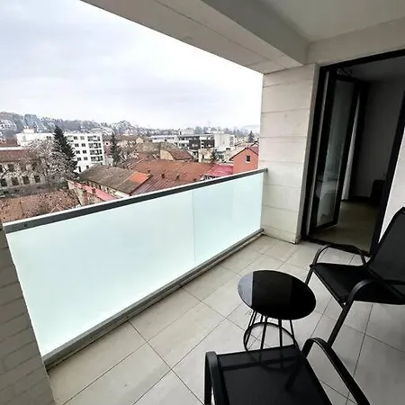 Apartment Central River